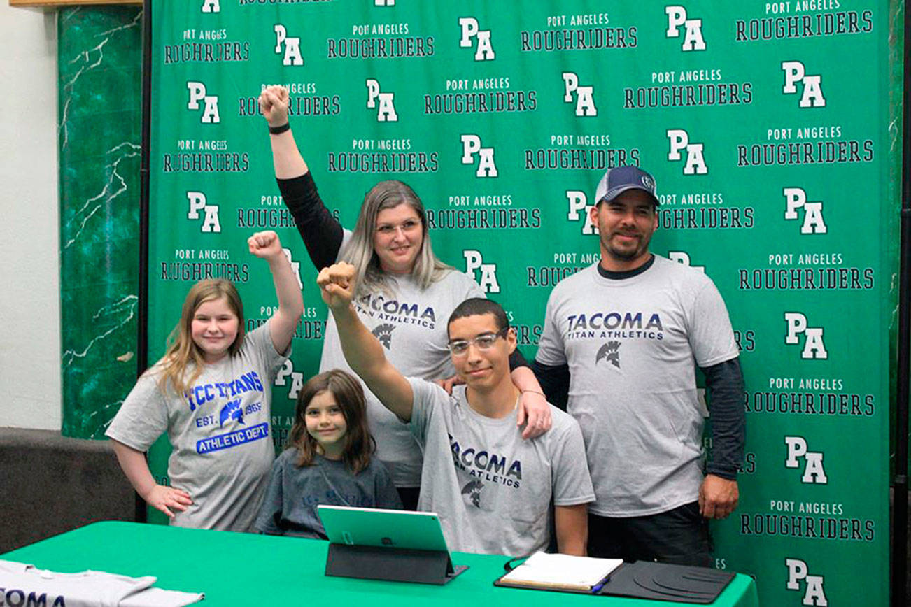 COLLEGE BASKETBALL: Ringgold’s remarkable rise continues as Roughrider signs to play at Tacoma