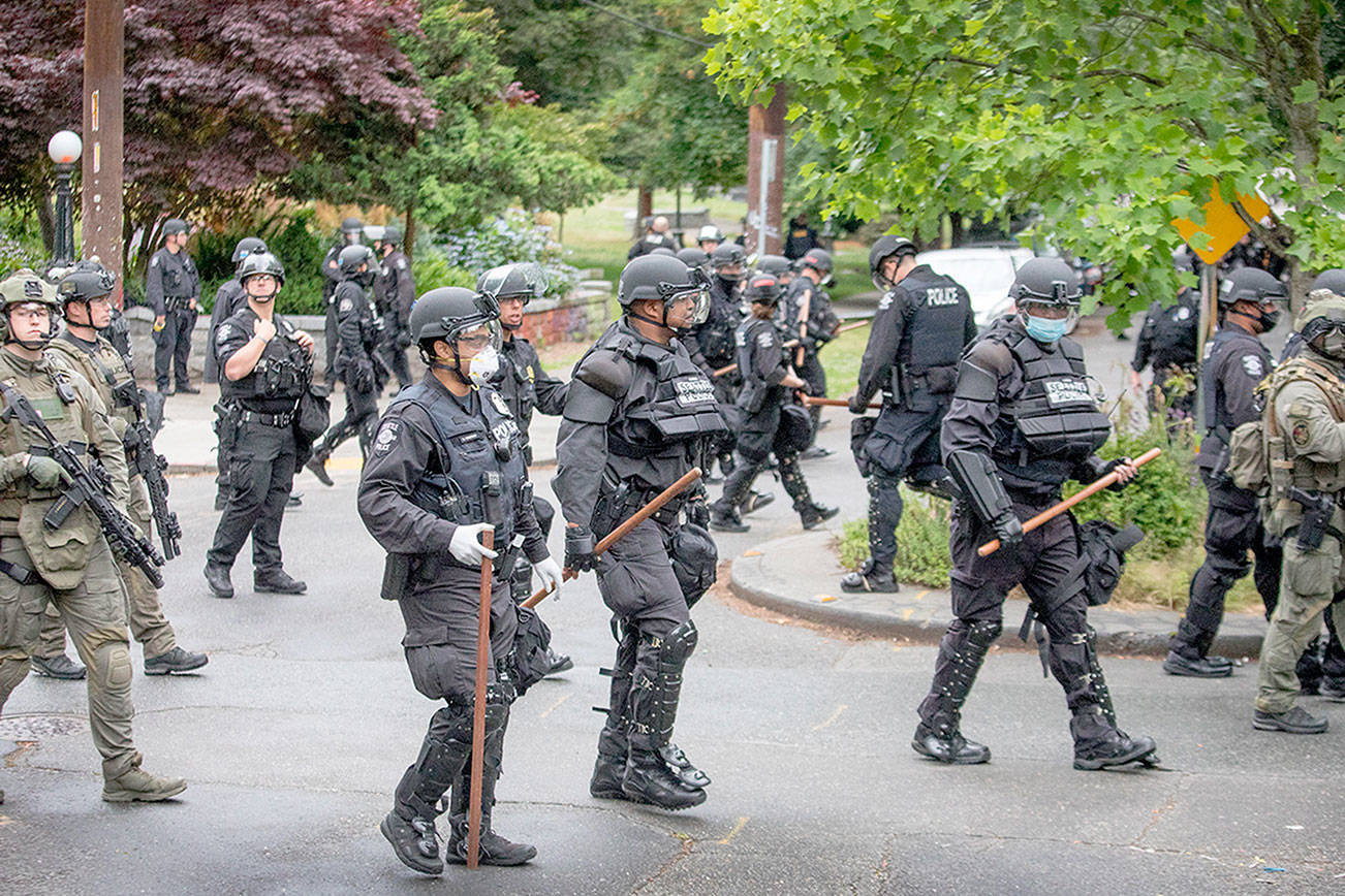 Seattle cops dismantle ‘occupied’ zone, arrest more than 30