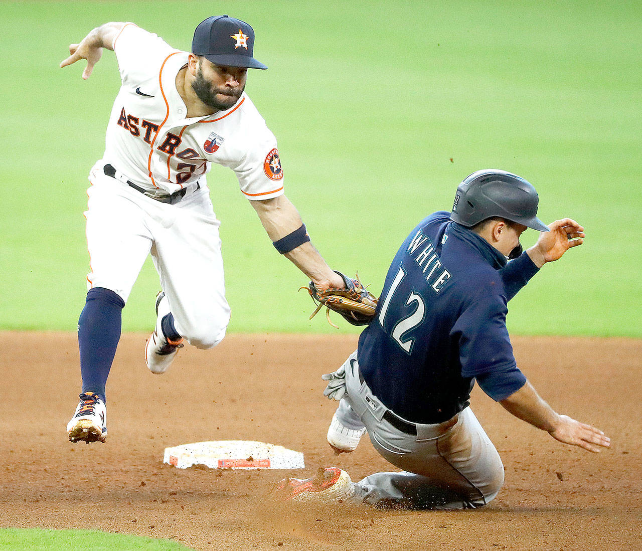 Kyle Tucker's ninth-inning homer gives Astros win over Mariners