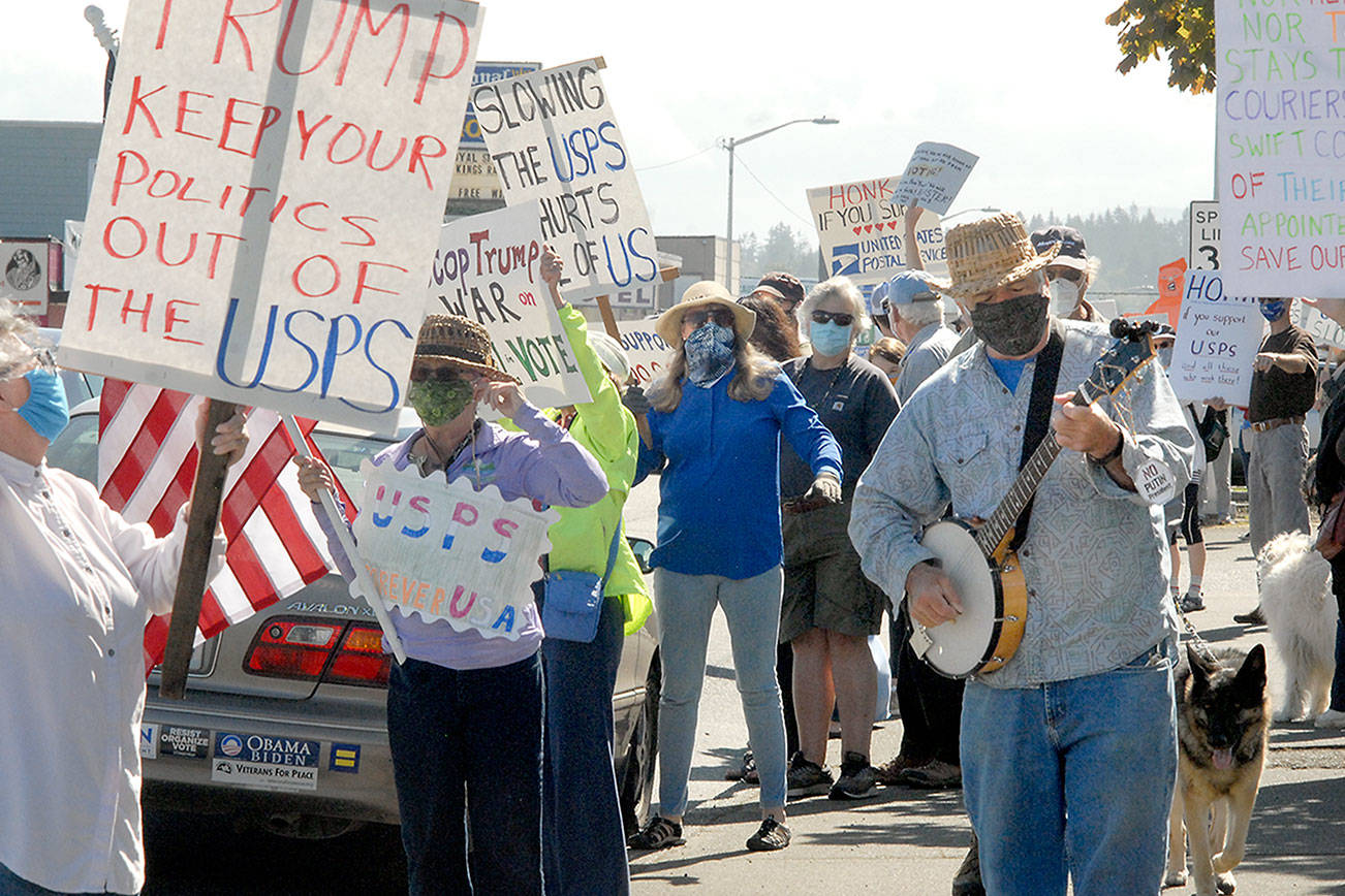 Rally to support postal service