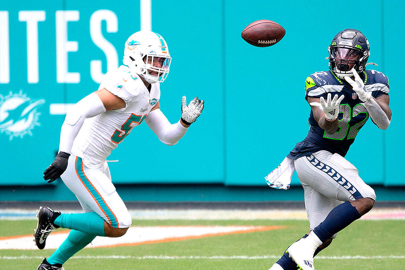 Grading the Seahawks' 31-23 victory over the Dolphins