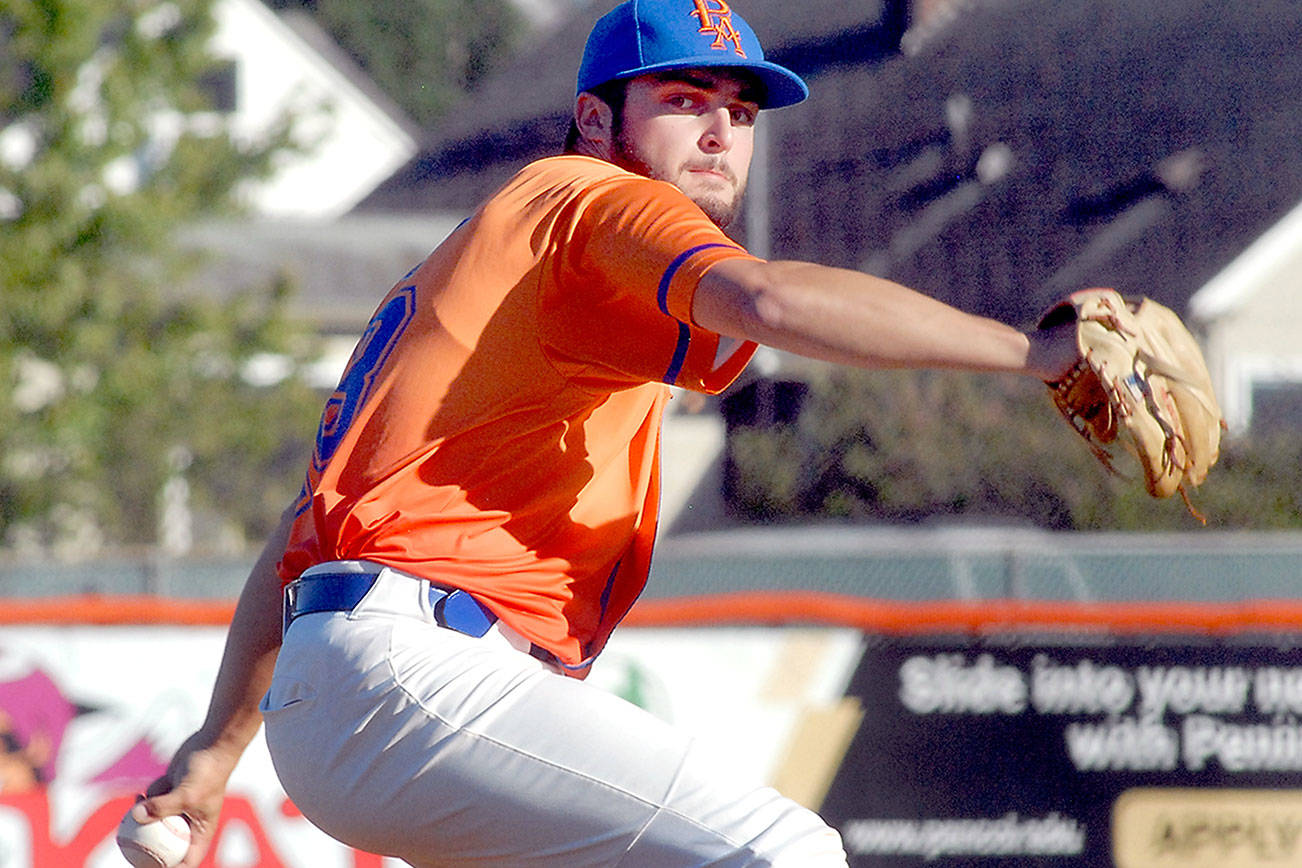 Keith Thorpe/Peninsula Daily News
Justin Miller pitches for the Lefties in the first inning against the Highline Bears on Tuesday at Port Angeles Civic Field.