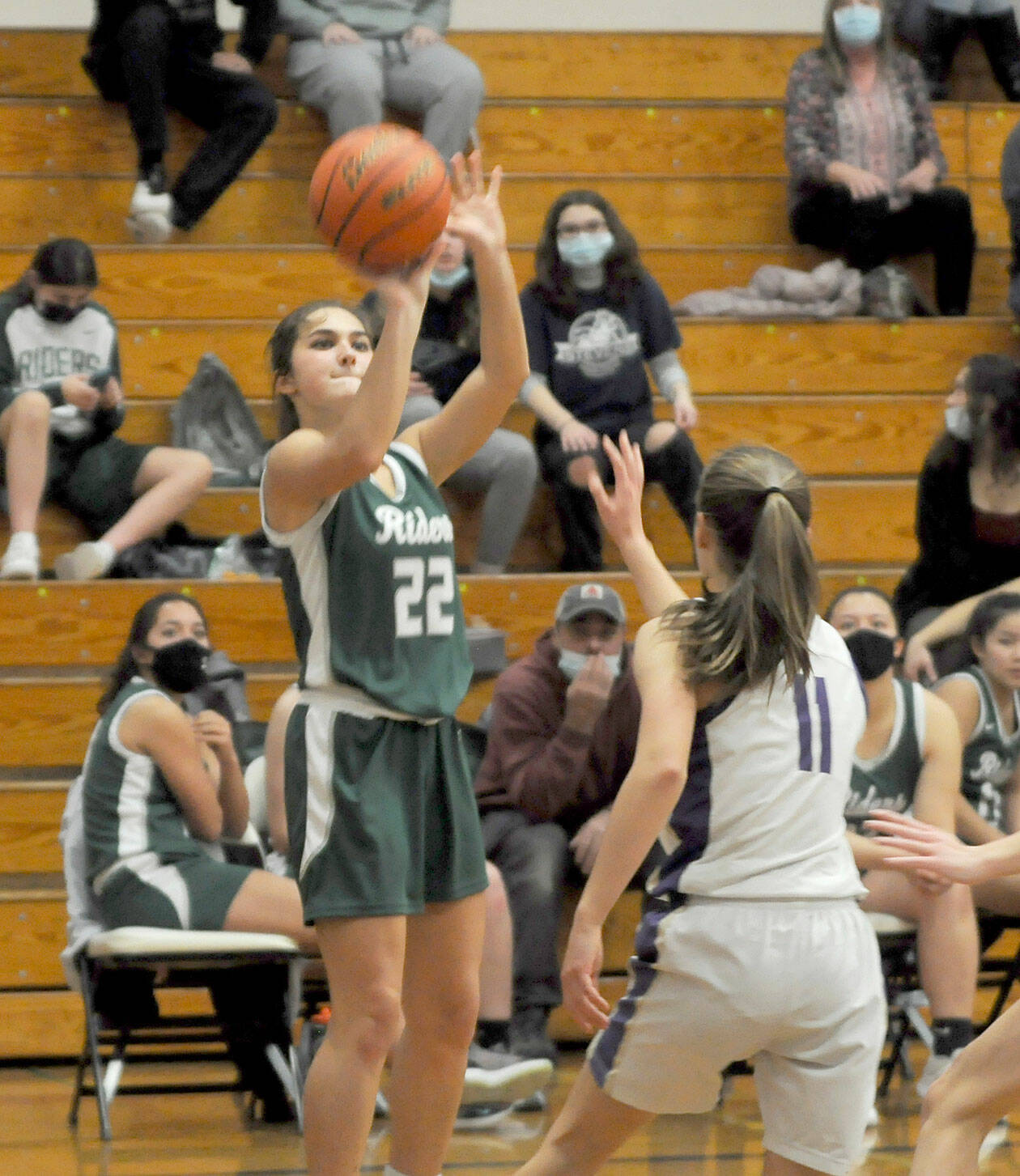 Group Port Angeles’ Eve Burke earned all-state honors after guiding the Roughriders back to the Class 2A state tournament. Burke is the Peninsula Daily News’ 2021-22 All-Peninsula Girls Basketball MVP. (Michael Dashiell/Olympic Peninsula News)