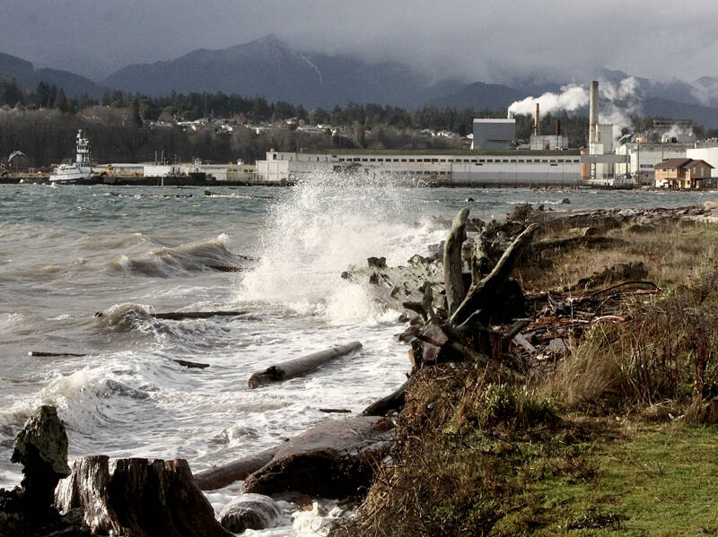 Waves crash along Ediz Hook in Port Angeles on Monday. The North Olympic Peninsula forecast will continue to see rain and windy conditions this week. Temperatures are expected to be in the upper 40s to low 50s with overnight lows in the upper 30s to low 40s. (Dave Logan/for Peninsula Daily News)