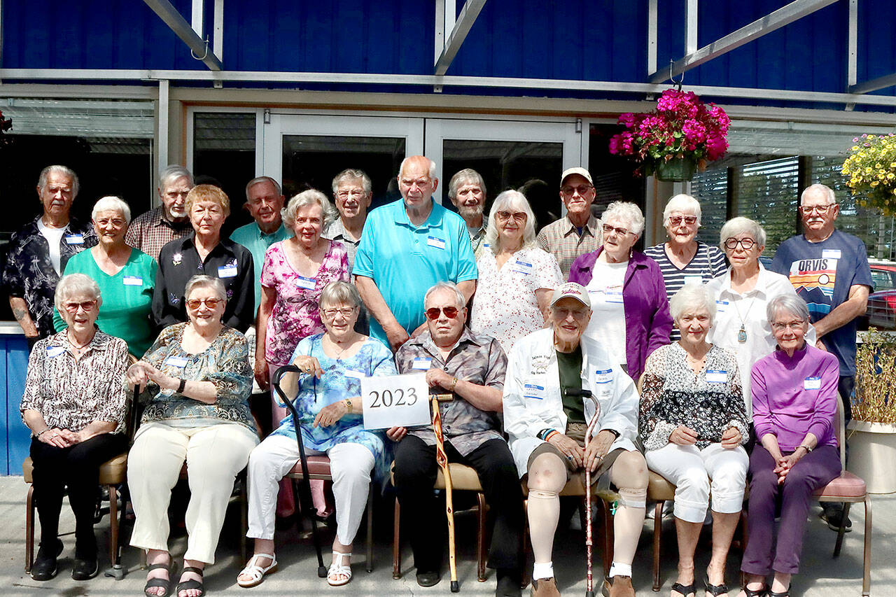 Back row, left to right: Dee Coburn, Stan Grall, Don Williams, George Rains, Aerlyn Bryant, Jerry Fagerlund, Lorraine Grinell and Dick Grinell. Middle row: Dotty West, Elaine Doughtery, Sylvia Batlin, Fred Larson, Georgina Bridges, Jo Lee Grooms and Edna Peterson. Front row: Karen Sewell, Connie Graham, Rosalyn Taylor, Duane Almaden, Larry Madden, Shirley Tyner and Sheryl Todd. (DAVE LOGAN/FOR PENINSULA DAILY NEWS)