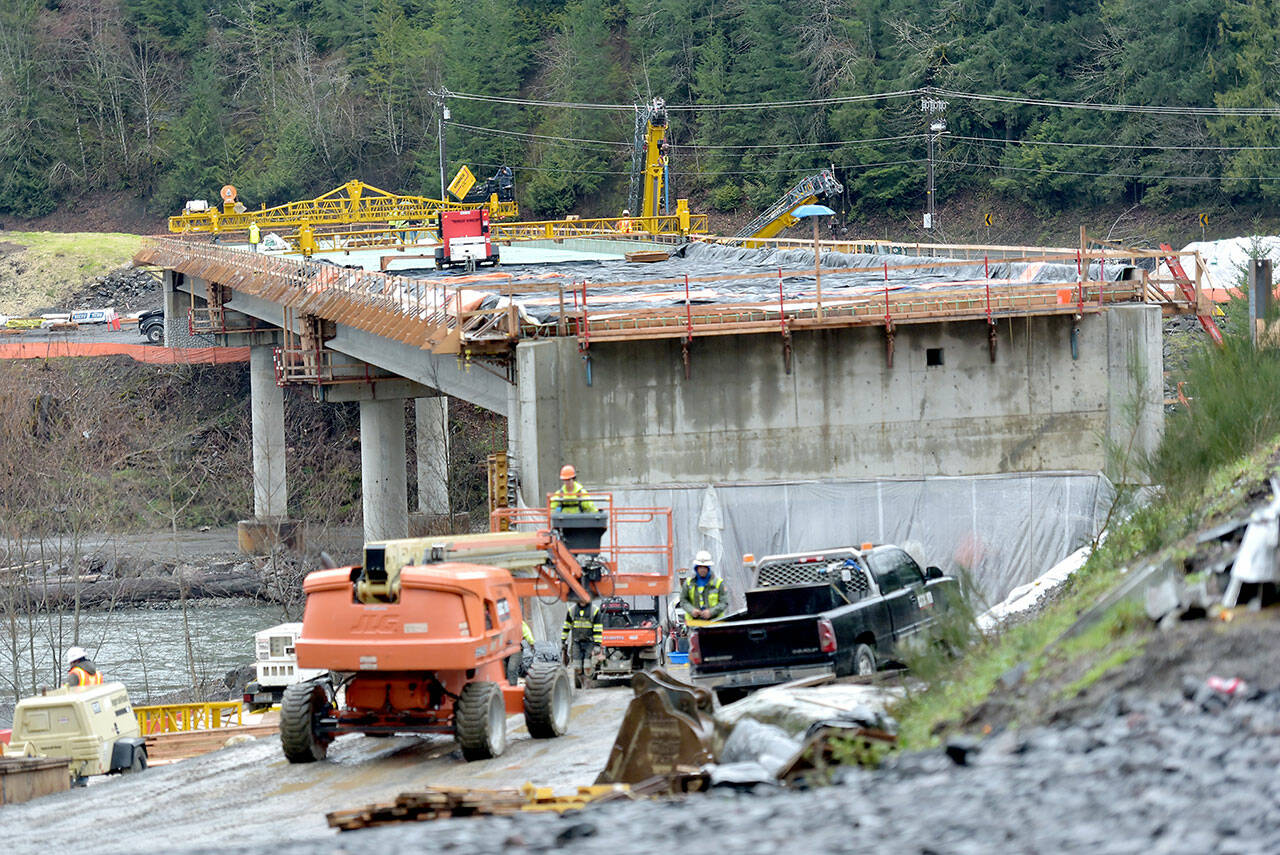 Elwha River bridge construction | Peninsula Daily News