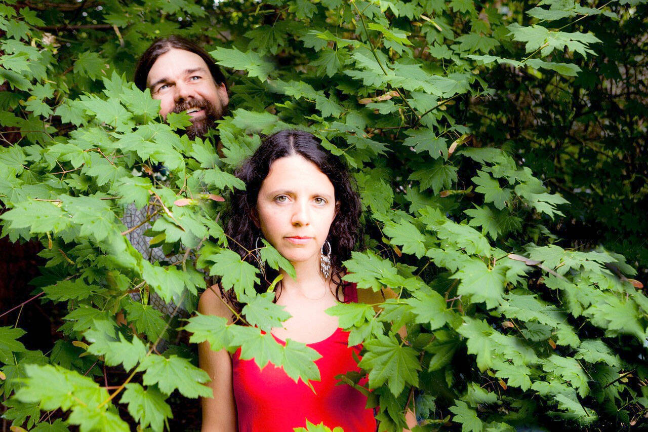 Sway Wild, an indie-folk duo featuring Dave McGraw and Mandy Fer, will perform at the Palindrome on Sunday.