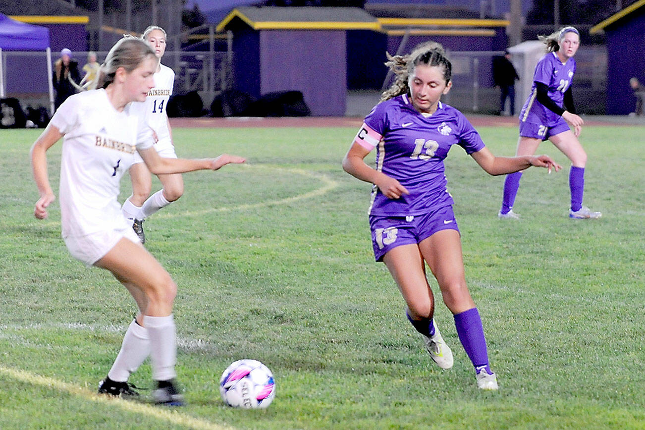 Michael Dashiell/Olympic Peninsula News Group
Sequim’s Amara Gonzalez, right and Bainbridge’s Vega Hendrickson vie for possession in the first half of Thursday's Olympic League match-up in Sequim.