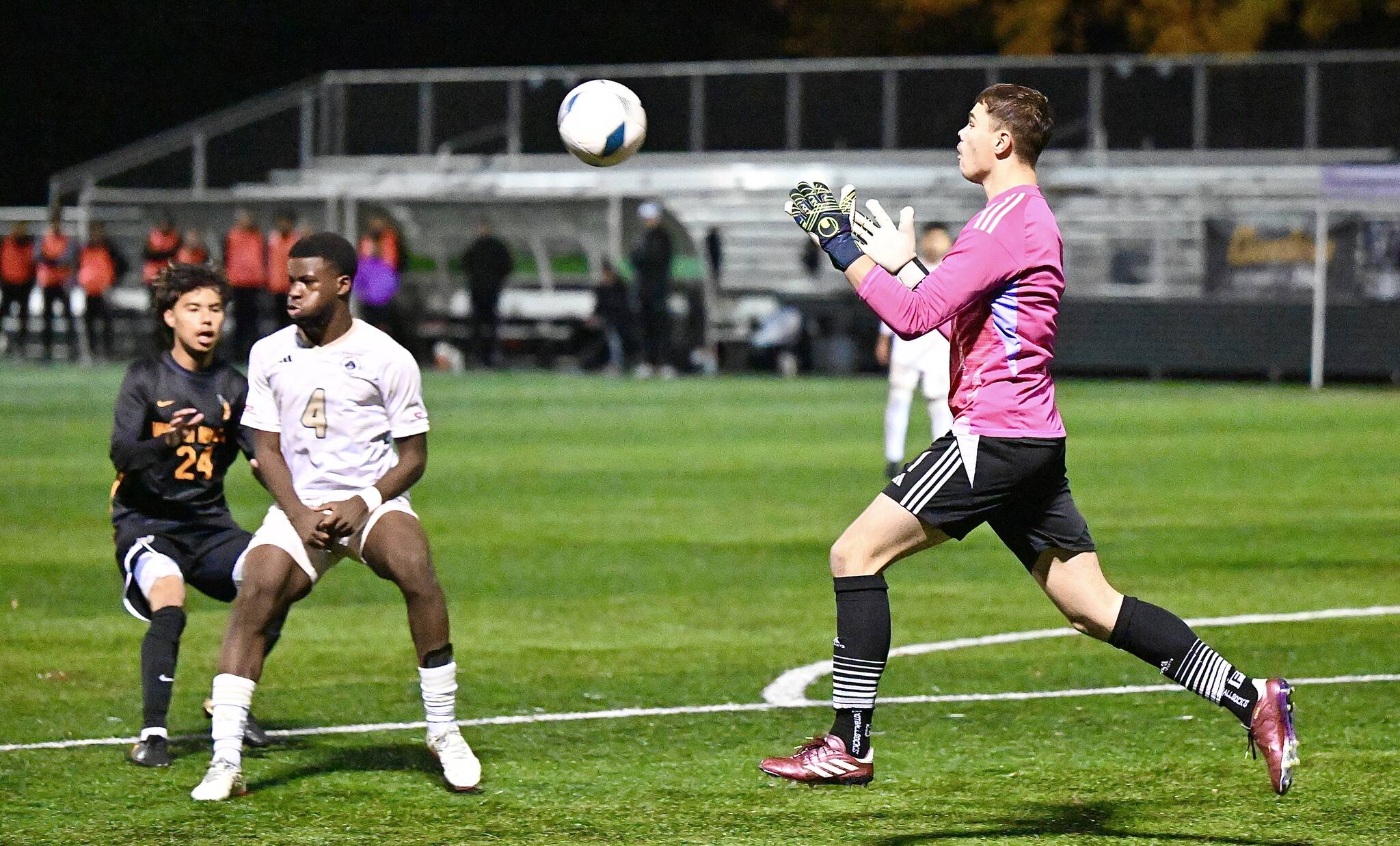 Jay Cline/for Peninsula College Athletics Peninsula goalkeeper Laurin Lettow eyes the ball as he prepares to field the ball during the Pirates’ 1-0 NWAC Men’s Soccer Semifinal win over Walla Walla on Friday at Starfire Sports in Tukwila.